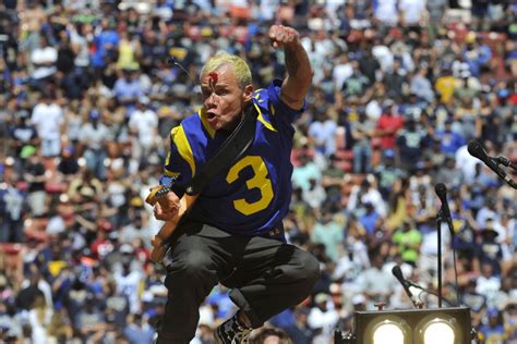 Red Hot Chili Peppers To Perform Receive Global Icon Award At Mtv Vmas Trendradars