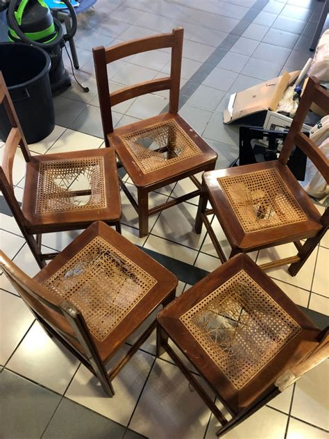 ENSEMBLE DE 5 CHAISES EN BOIS ET ROTIN Retrait En Martinique Chaise