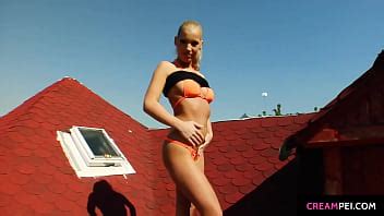 Christen Courtney Muestra Sus Agujeros Con Corrida Desordenada XVIDEOS