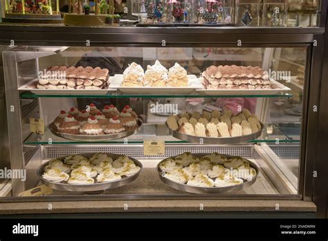 Griechischer Cafe Hi Res Stock Photography And Images Alamy