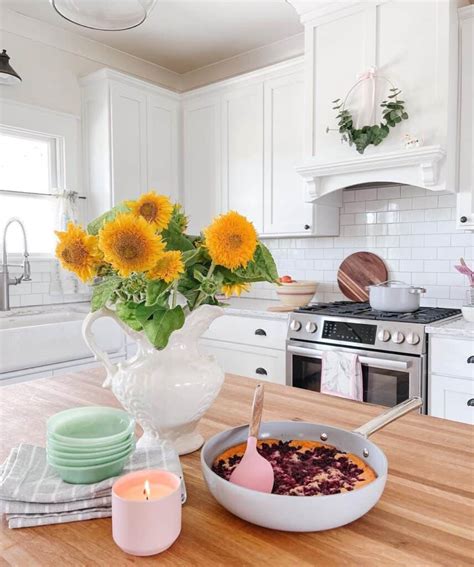 30 Ideas For Cheerful Sunflower Kitchen Décor