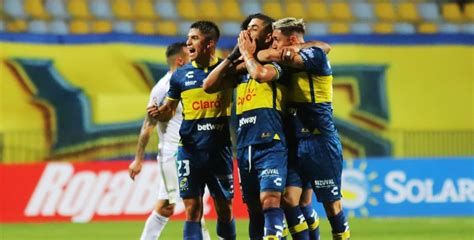 Everton tomó un respiro en el Campeonato Nacional tras sufrida victoria