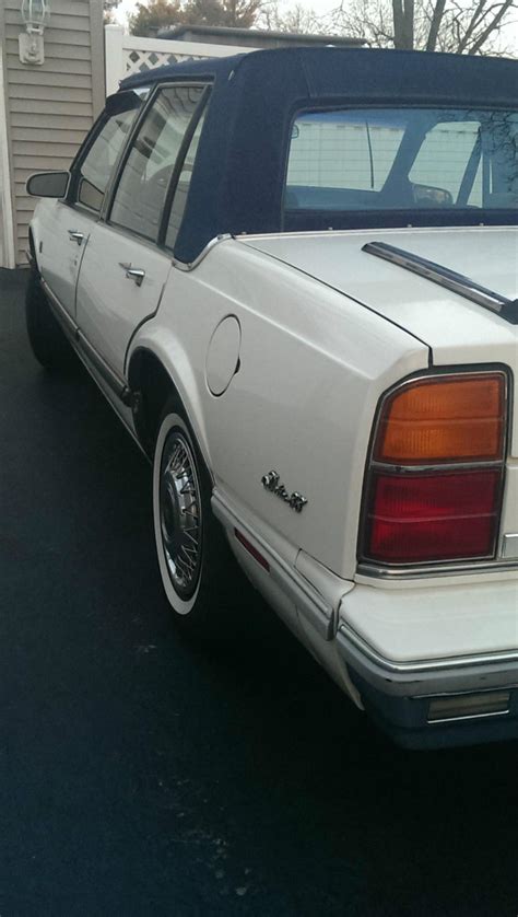 1988 Oldsmobile Delta 88 Royale Brougham Sedan 4 Door 3 8L Classic