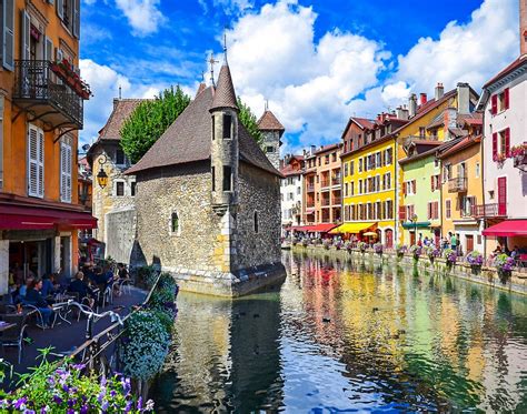 Island Palace Annecy In France River Town In France Annecy Castle