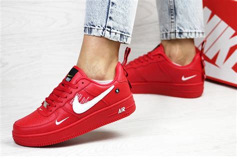 Женские кроссовки Nike Air Force 1 '07 Lv8 Utility красные - Купить с ...