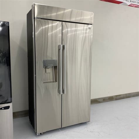 LG SRSXB2622S 25.6 cu.ft. Built-In Side by Side Refrigerator ...