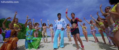 Nayanthara Hot Bikini Show Photos In Villu Indian Actress Wallpapers