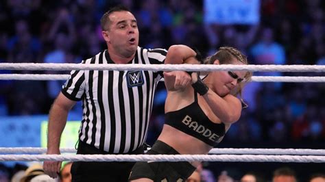 Ronda Rousey Wins Smackdown Womens Title At Wwe Extreme Rules Yardbarker