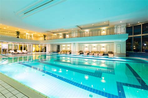 Piscină închisă Pentru Mentenanță World Class At The Grand • World