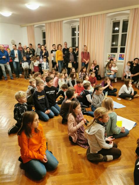 Vernissage Im Maximilianhaus Volksschule Der Franziskanerinnen In