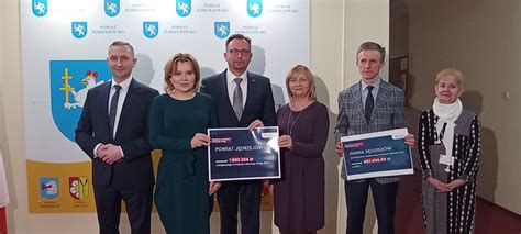 Uroczyste Przekazanie Funduszy Na Remonty Dr G W Powiecie J Drzejowskim