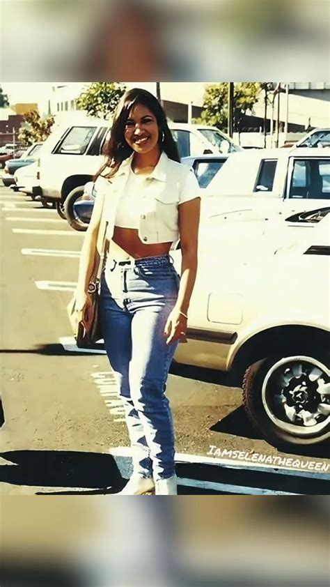 Selena Quintanilla In Her 90s Style With Jeans Atelier Yuwa Ciao Jp