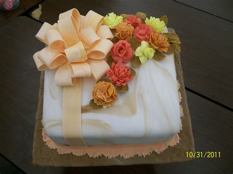 Wilton Cake Decorating Course 3 Final Project Vicky Instructor Joann