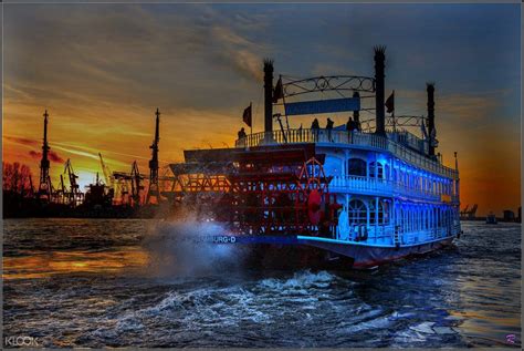 Hamburg Evening Harbor Cruise Tour