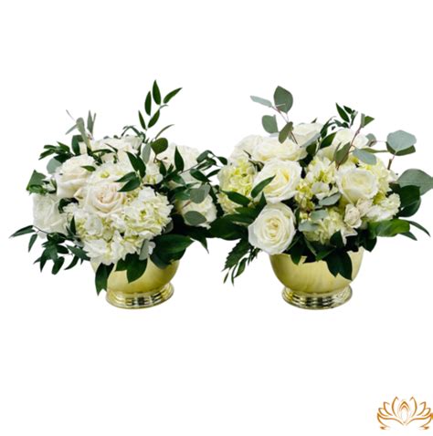 White Roses and Carnation Centerpiece – Ellie Flowers