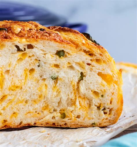 Jalapeno Cheddar Dutch Oven Bread No Knead The Chunky Chef