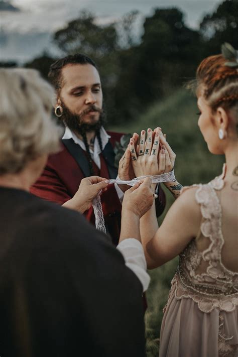 Cerimônia celta conheçam a beleza do ritual Handfasting