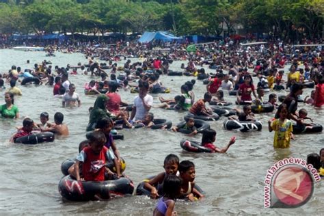 Sejumlah Tempat Wisata Ramai Dikunjungi Warga ANTARA News Gorontalo