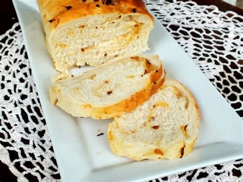 Onion Cheese Yeast Bread Recipe - Restless Chipotle