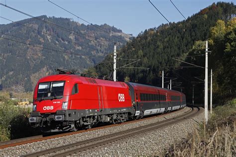 1116 160 Mit Railjet Bei Niklasdorf Am 19 10 2017 Bahnbilder De