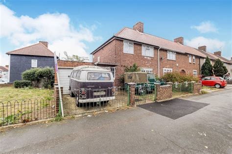 3 Bedroom End Of Terrace House For Sale In Becontree Avenue Dagenham