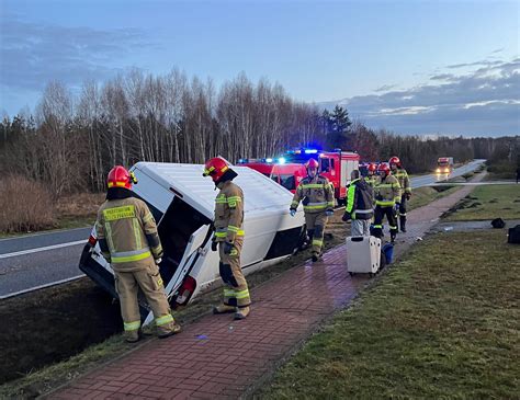 Wypadek pod Końskimi Bus z pasażerami wypadł z drogi krajowej w