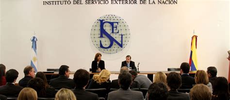 Ante El Instituto Del Servicio Exterior De La Argentina Canciller