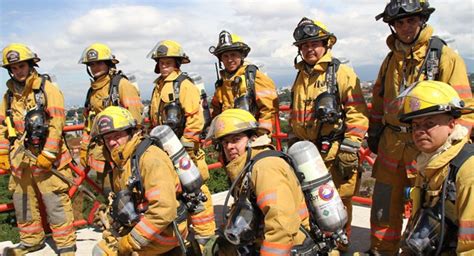 Bomberos se capacitan en rescate de personas en accidentes de vehículos