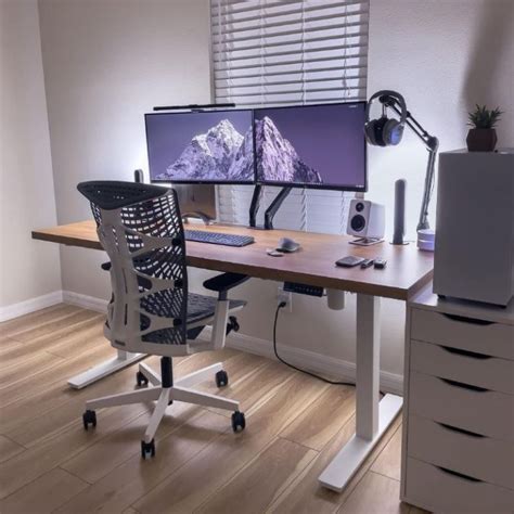 4 Essential Tips For Choosing A Standing Desk Minimal Desk Setups