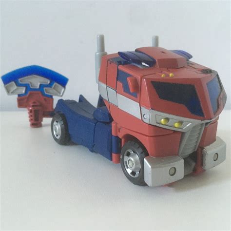 OPTIMUS PRIME Transformers Animated from Battle Begins Deluxe Class ...