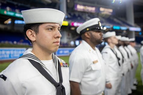 DVIDS Images U S Marines And Sailors Reenlist At The Miami Marlins