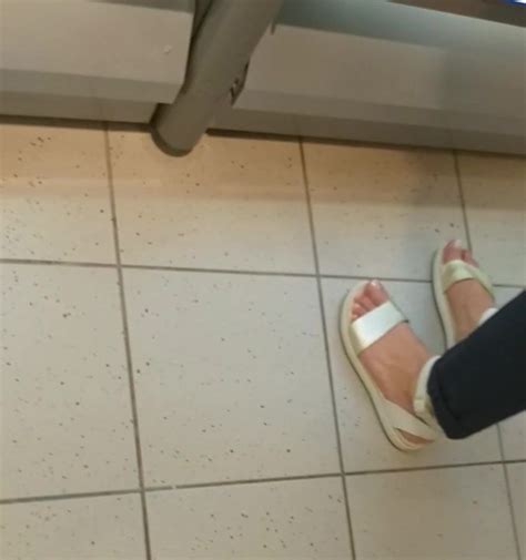 Mature MILF Feet And Sexy Toes Whit Faceshot Porn B XHamster