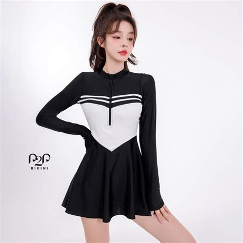Đồ bơi Nữ một mảnh áo tay dài váy hai lớp phối màu trắng đen có khoá P2P Bikini Thương hiệu