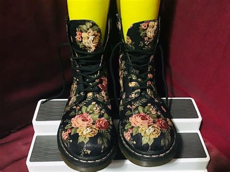 Dr Martens 11821 Floral Canvas 8 Eye Boots Women S Size 11 Boots