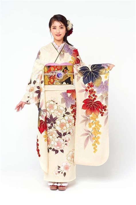 Ghim của Chris Ohlgren trên kimono trong 2024