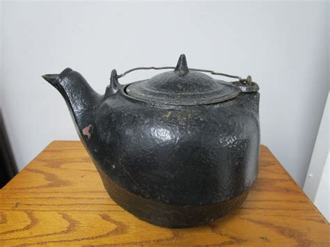 Antique Cast Iron Kettle W Gate Mark And Bird Spout Ebay