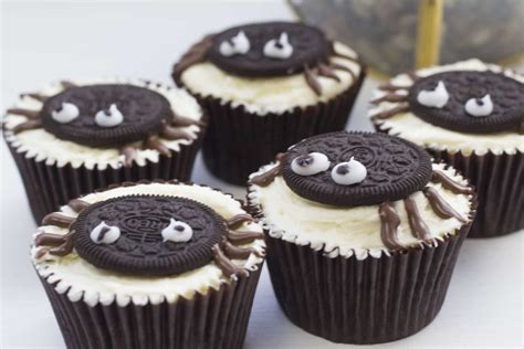 Easy Oreo Spider Cupcakes Recipe For Halloween We Made This Life