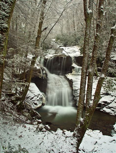 Forest Waterfall Pictures - Winter - winter-waterfall0006