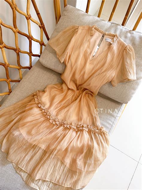 Đầm tơ bọt nude O TINA