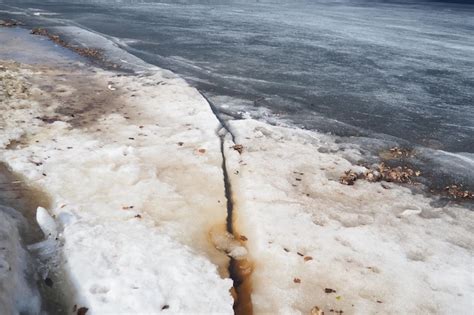 Premium Photo Ice Drift In Spring On Lake Onega Karelia Dangerous