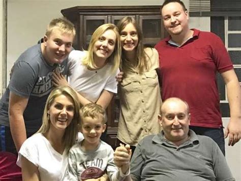 foto da família reunida Ana Hickmann lamenta morte do pai Só