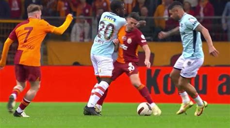 Trio Da Galatasaray Ba Ak Ehir Ma N N Tart Mal Pozisyonlar