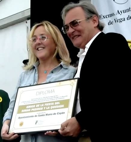 El Ayuntamiento de Santa María de Cayón recibe el diploma de Amigo de