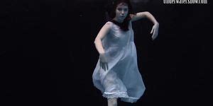 Hottest Underwater Swimming Girl Lizi Vogue Porn Videos