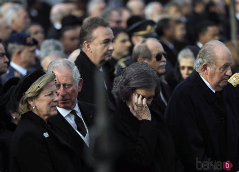 La Reina Sof A Muy Afectada En El Funeral De Miguel De Ruman A Junto