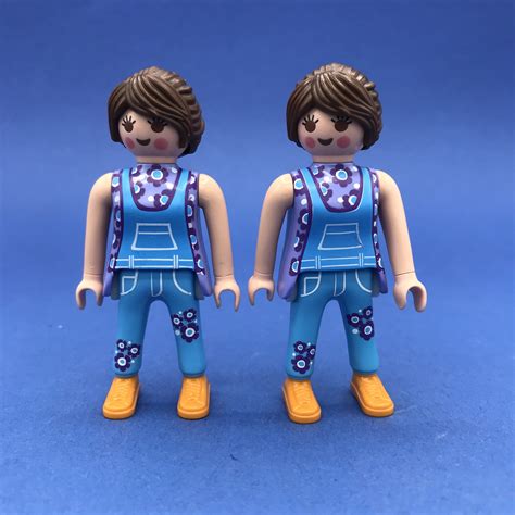 Playmobil 2 Identieke Mannen Of Vrouwen Werken Met Poppetjes