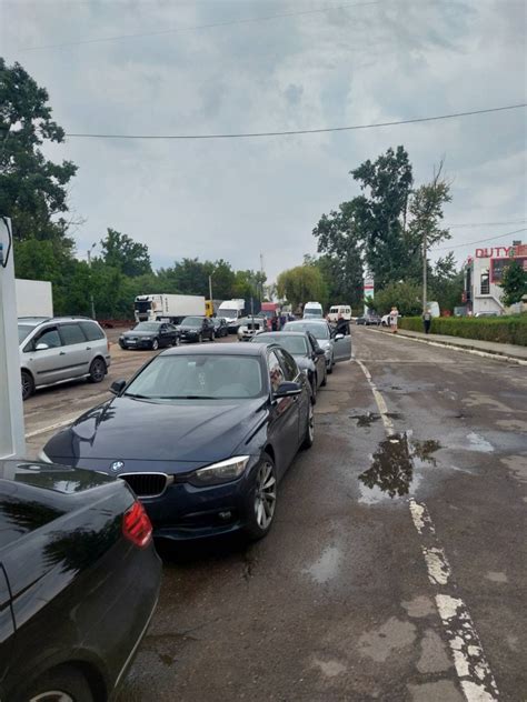 Trafic Intensiv La Vama Sculeni Pe Ambele Directii De Circulatie Se