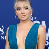 Danielle Bradbery Nude Pictures Onlyfans Leaks Playboy Photos Sex Scene Uncensored