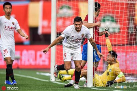 Elkeson Marca E Guangzhou Segue Na Lideran A Da Superliga Chinesa Lance