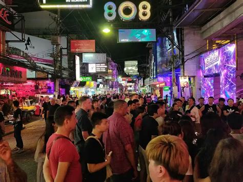 Pattaya Walking Street - Exploding Travel